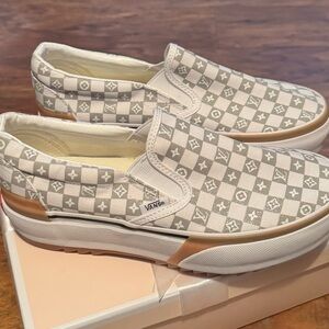 Vans Slip-On Checkerboard Sneakers in Silver & White NEW LV Style